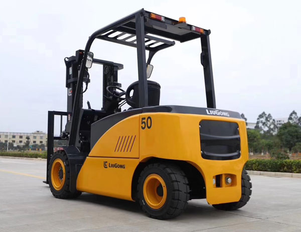 1675997955393790.jpg 叉車1.jpg